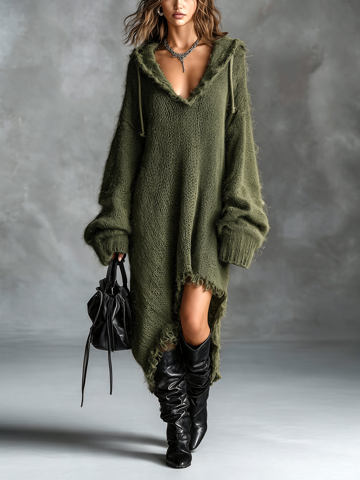 Robe midi en tricot doux avec capuche