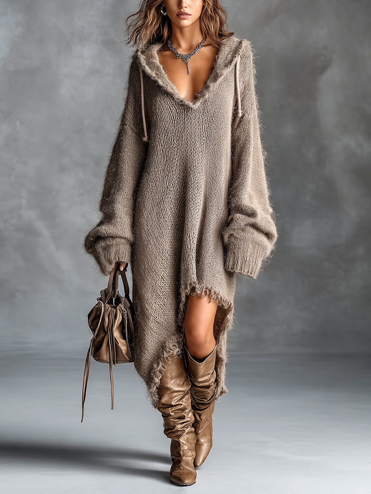 Robe midi en tricot doux avec capuche