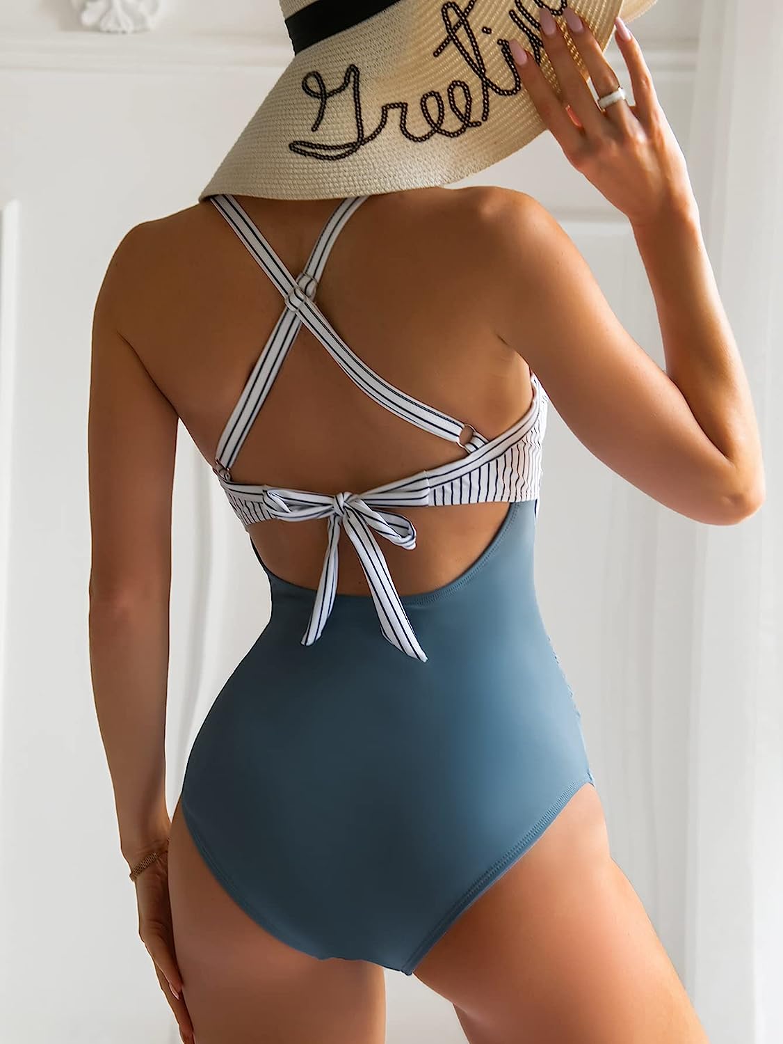Costume Bicolore avec Découpe