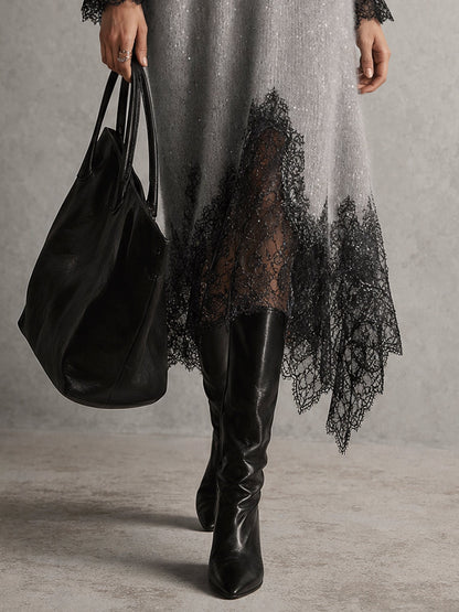Robe midi grise en tricot avec dentelle à la base