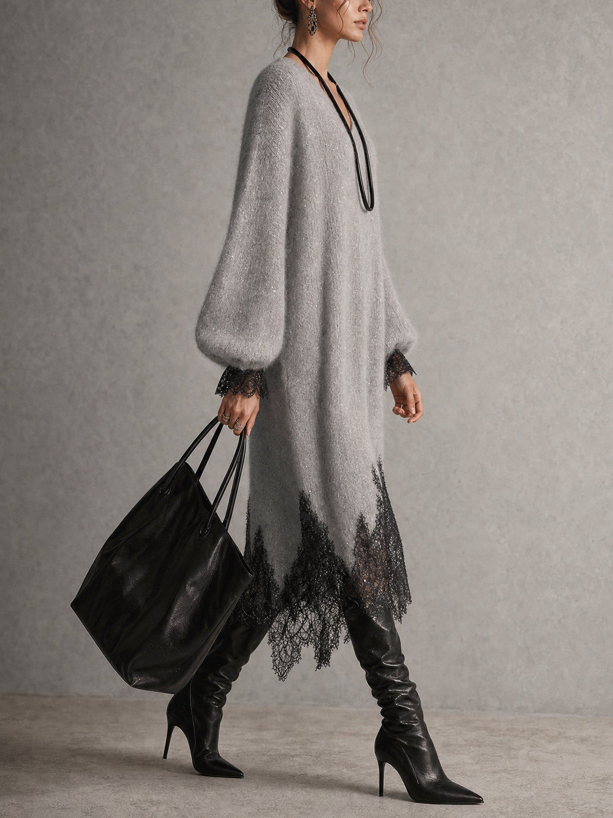 Robe midi grise en tricot avec dentelle à la base