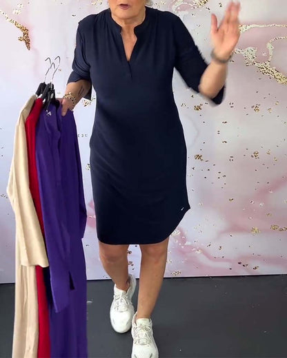 Hélène – Robe unie élégante col V