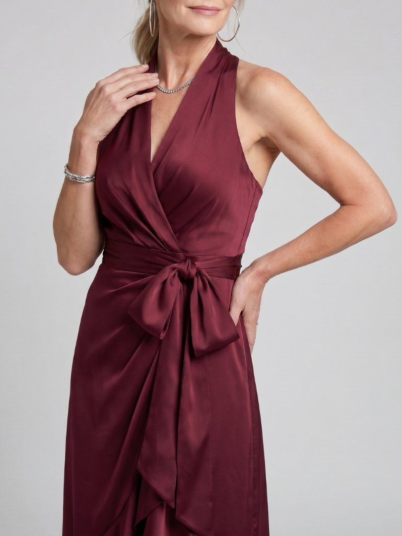 Amélie | Robe midi portefeuille à col halter et ourlet asymétrique