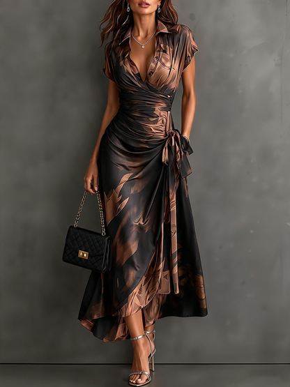 Robe midi croisée à motif abstrait marron et noir