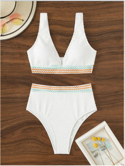 Bikini Élégant avec Top Décolleté en V et Culotte Sculptante Taille Haute