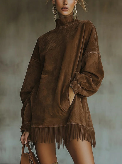 Gabrielle | Robe en suédine à col montant et détails frangés