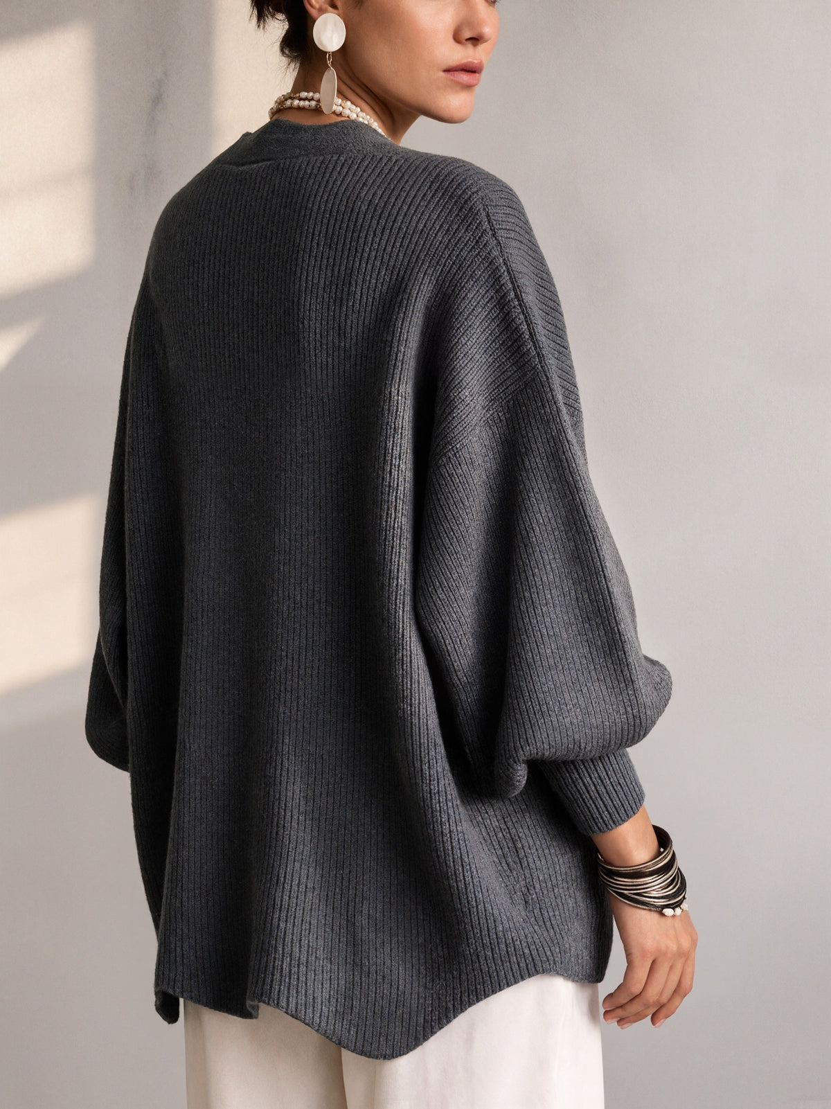 Elvira | Gilet en Tricot à Boutons et Col en V