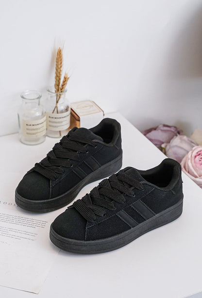 Total Black Sneakers