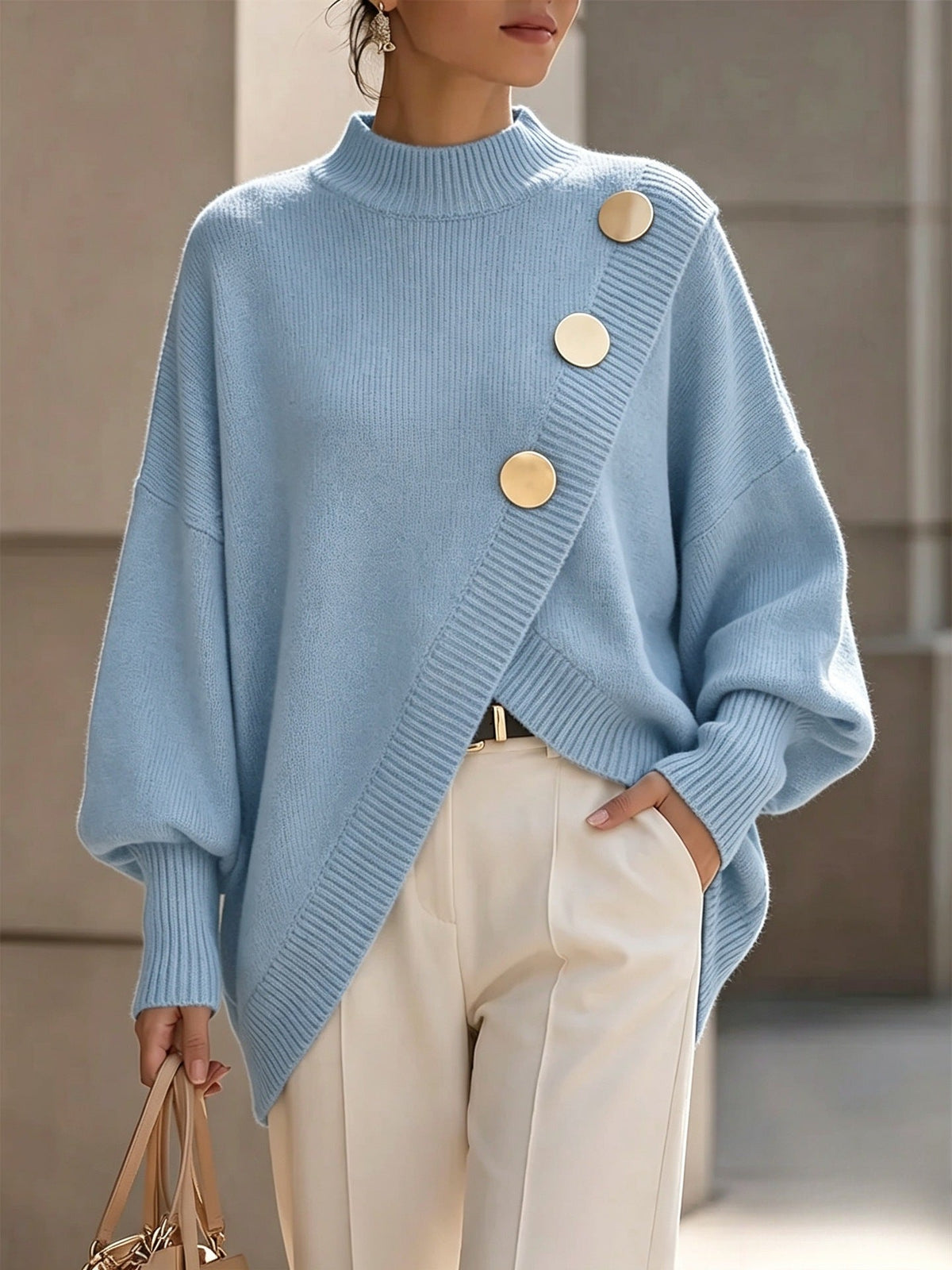 Rocío | Pull Asymétrique à Boutons Dorés