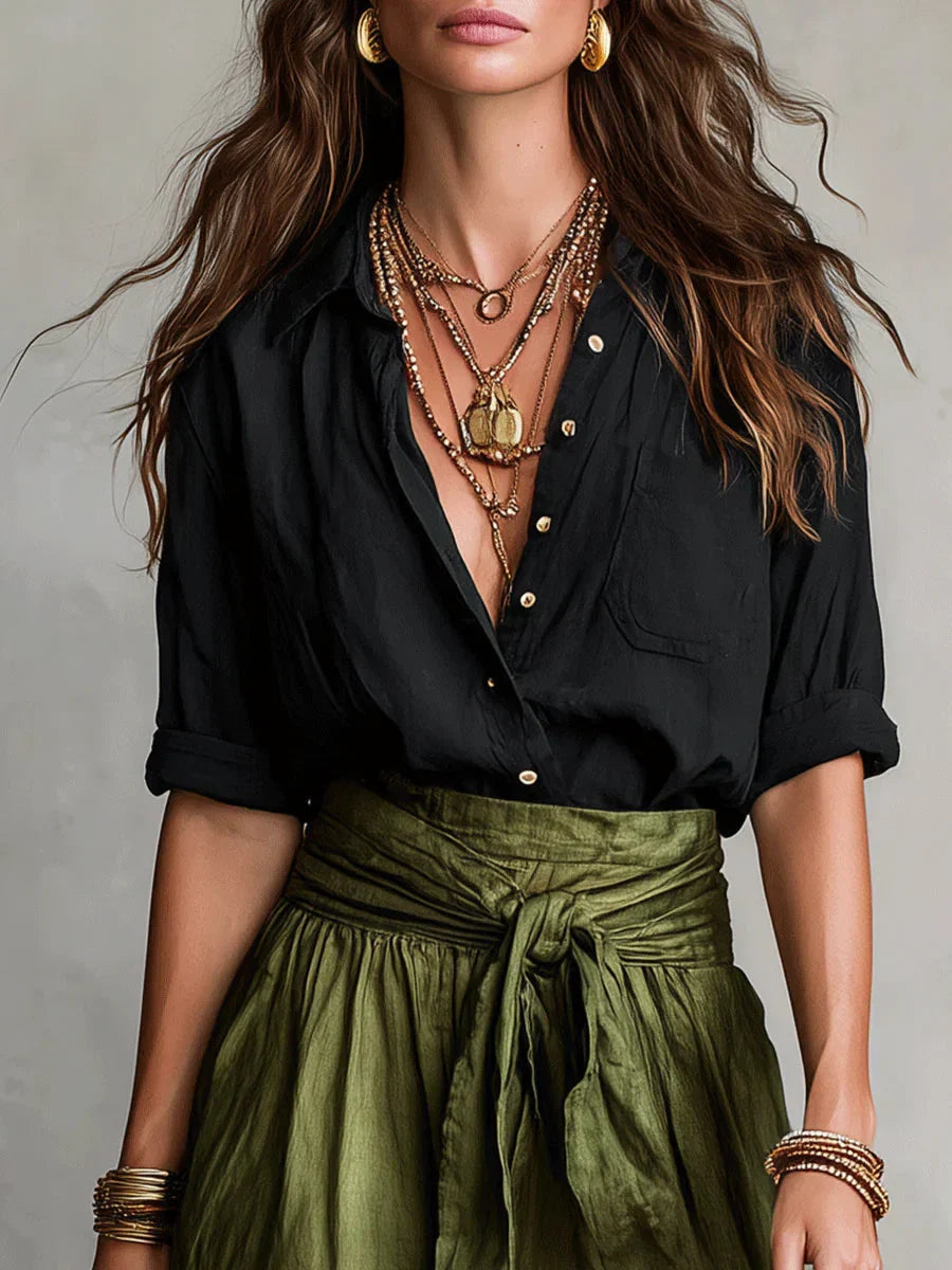Ensemble Chic à Deux Pièces : Blouse Noire et Jupe Midi