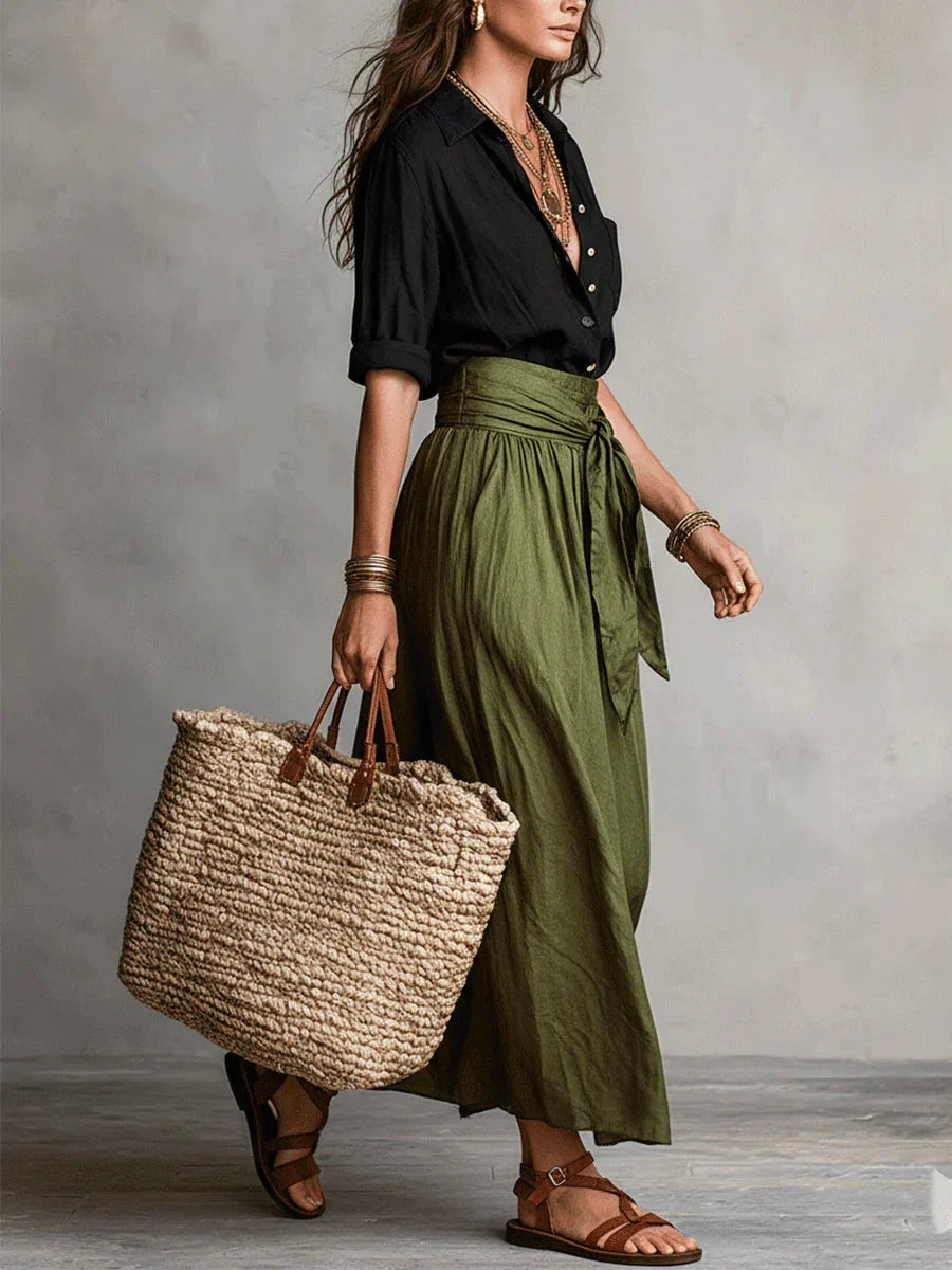 Ensemble Chic à Deux Pièces : Blouse Noire et Jupe Midi