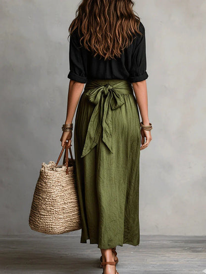 Ensemble Chic à Deux Pièces : Blouse Noire et Jupe Midi