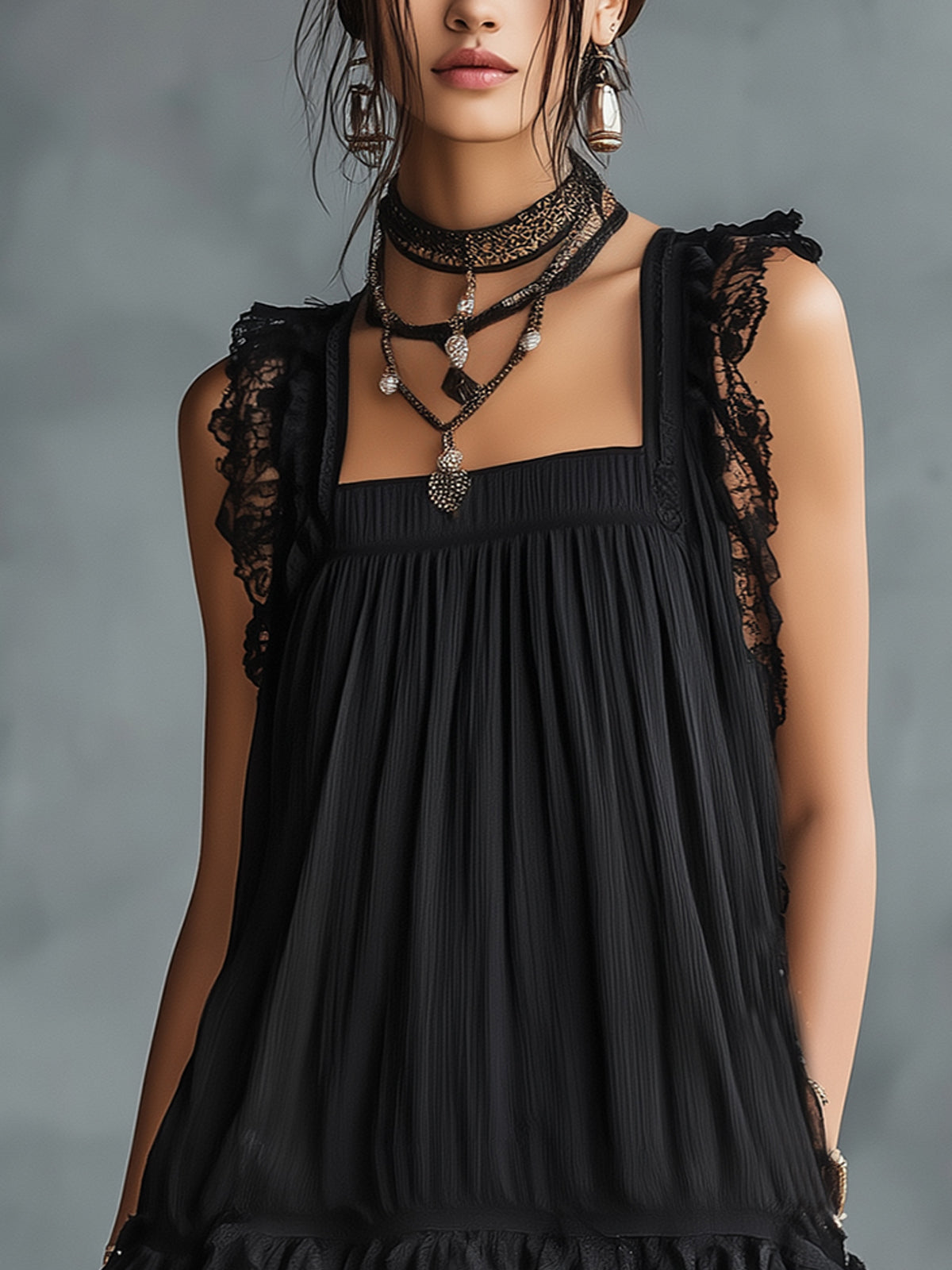 Pauline | Robe Mini Transparente à Pois, Volants et Bordure en Dentelle Noire
