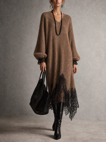 Robe midi grise en tricot avec dentelle à la base