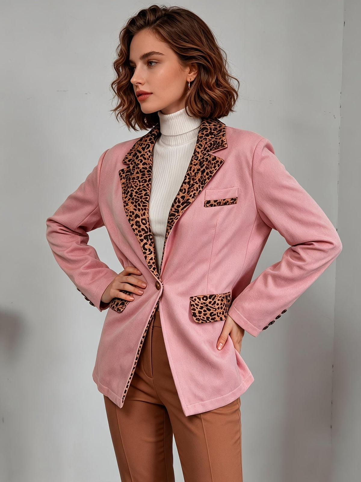Clementine | Blazer ajusté en velours avec accents léopard