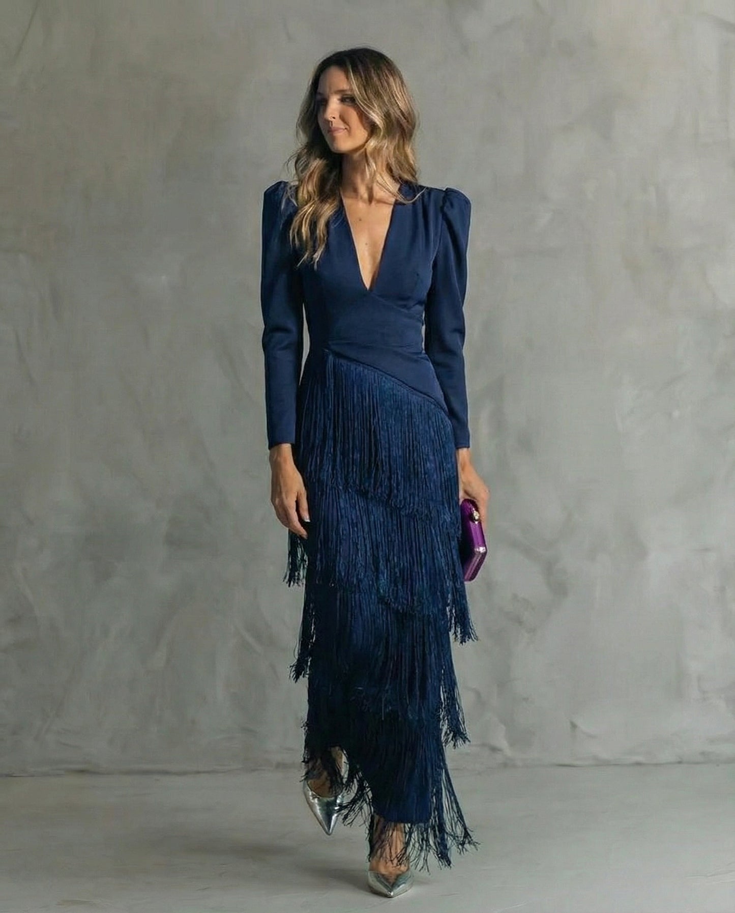 Clara – Robe élégante à manches frangées