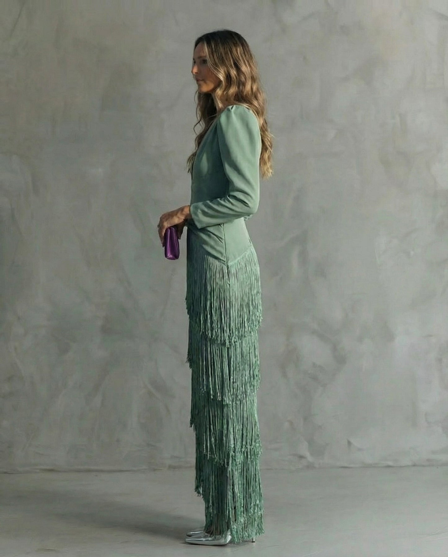 Clara | Robe midi élégante à manches frangées