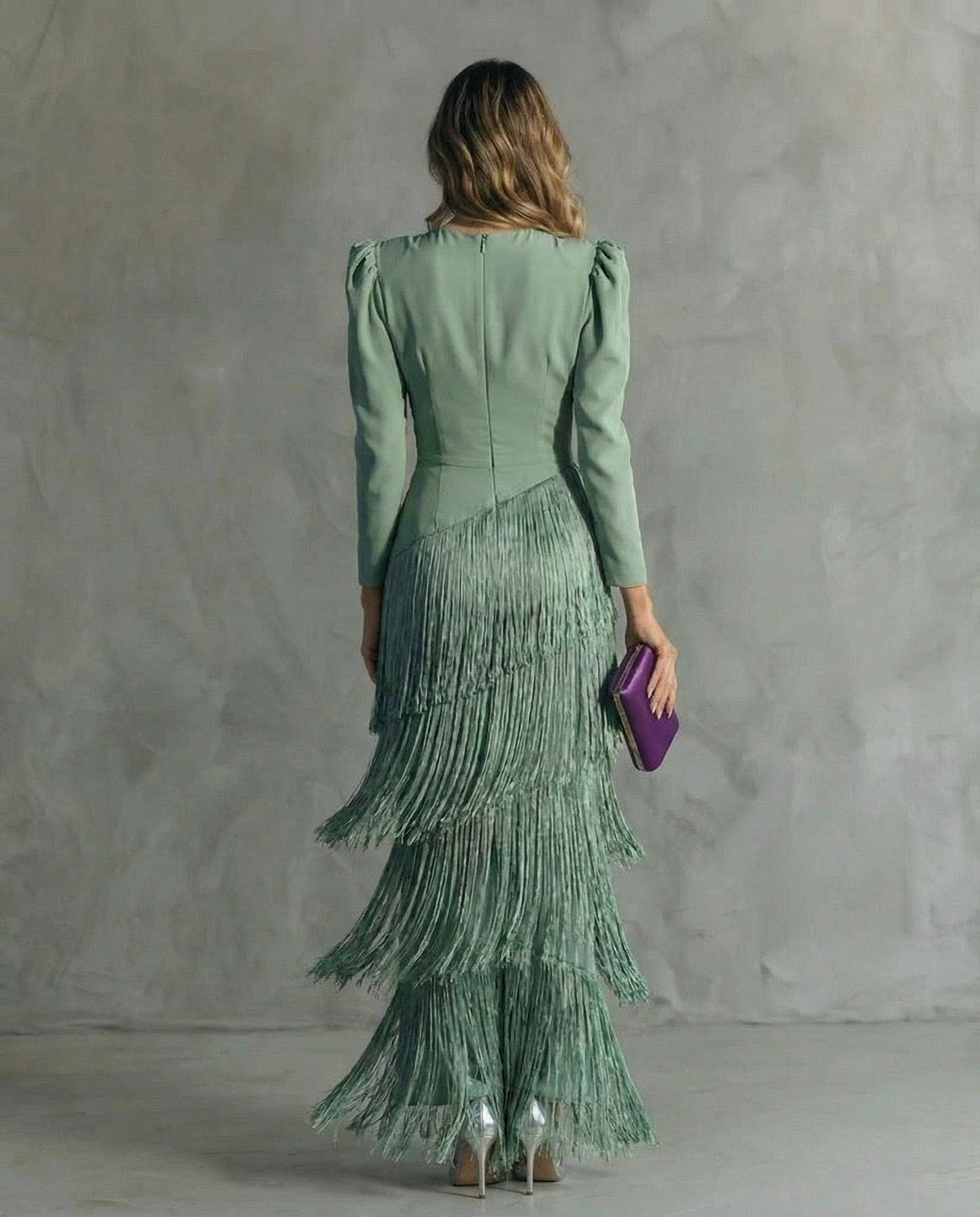 Clara | Robe midi élégante à manches frangées