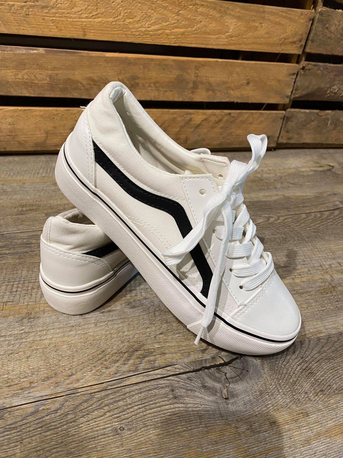 Vanny Basic White Sneakers