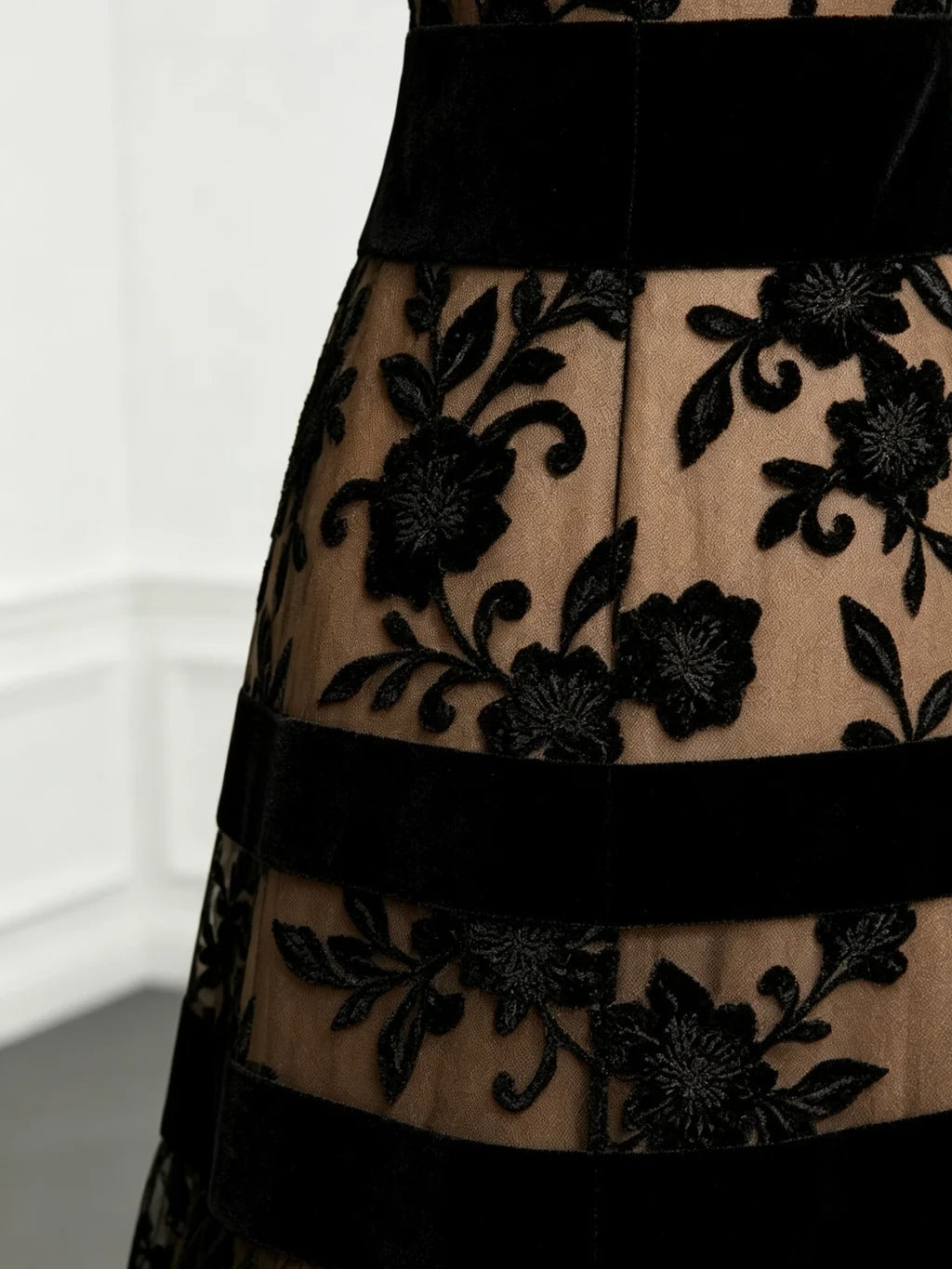 Robe Midi Odette en Tulle avec Broderie Florale